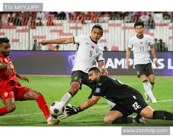 三位中国足球巨星的成长轨迹与职业生涯回顾